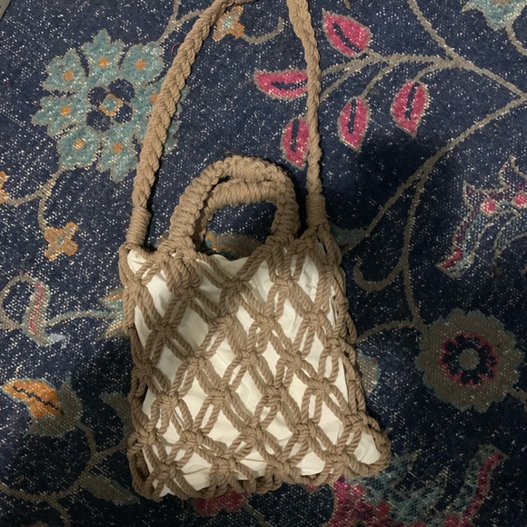 Macrame shoulder bag with long strap - Picture 3 of 8